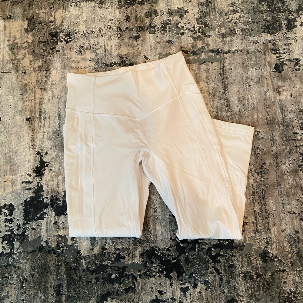 White Lululemon Capris